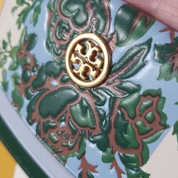 Tory Burch Flower Card Case - Picture 4 of 7